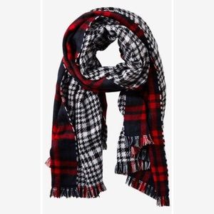 ✨NEW✨ Express Reversible Blanket Scarf